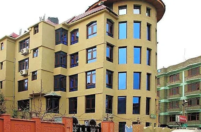 Hotel Centre Point Srinagar 