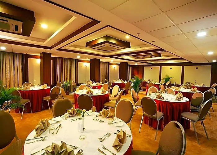 Broad Bean Hotel Tripunithura
