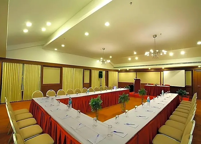 Broad Bean Hotel Tripunithura