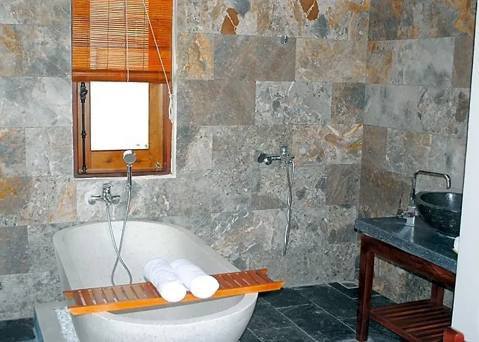Hoi An Osaka Riverside Villa & Spa