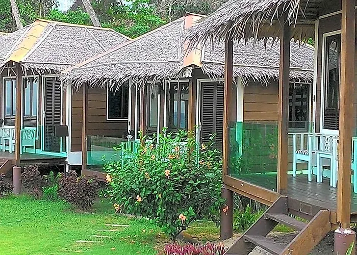 1511 Coconut Grove Hotel Tioman island
