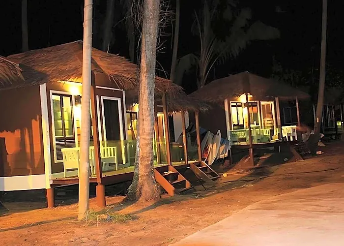 1511 Coconut Grove Hotel Tioman island