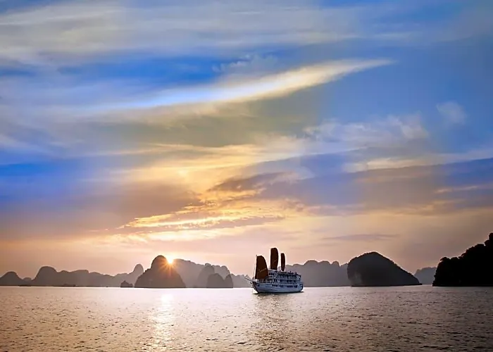Aphrodite Cruise Ha Long