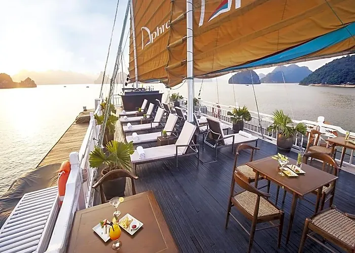 Aphrodite Cruise Ha Long