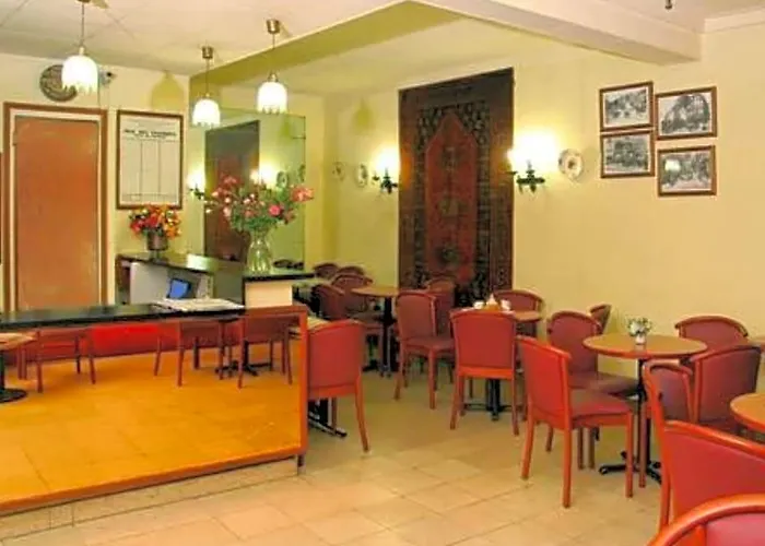 Camelia International Hotel Paris