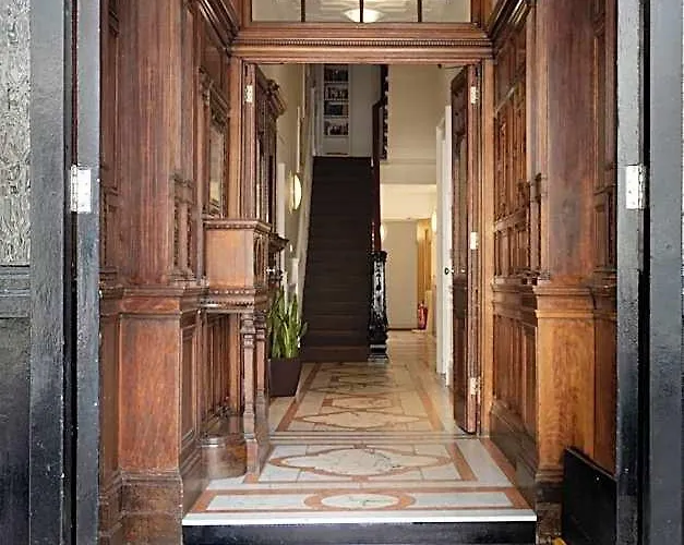 The Cleveland Hotel Londen
