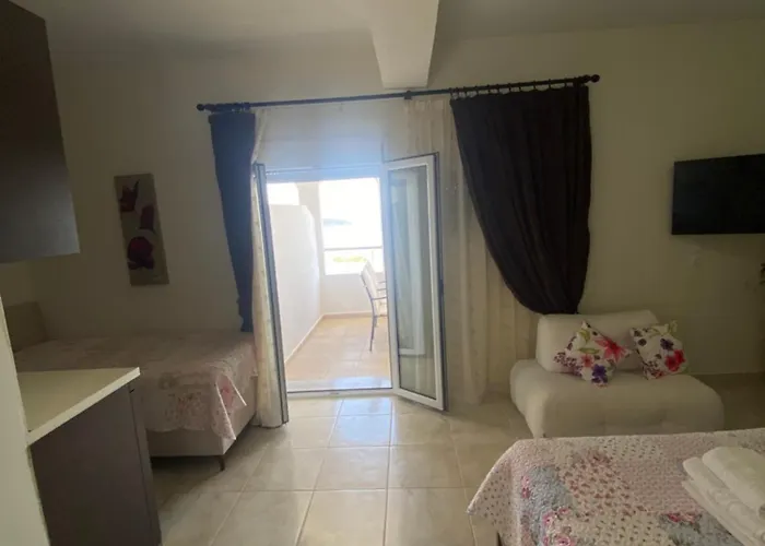 GoldenHill Studios&apartments Skiathos