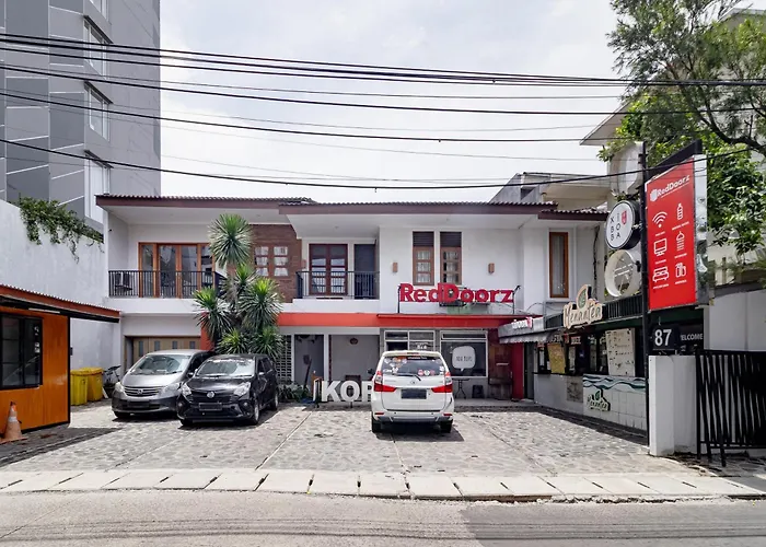 Reddoorz Plus Near Cilandak Town Square 2 Jakarta