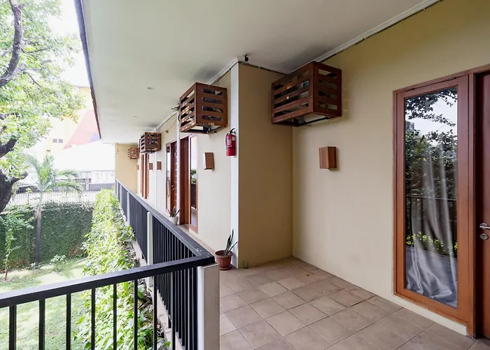 Reddoorz Plus Near Cilandak Town Square 2 Jakarta