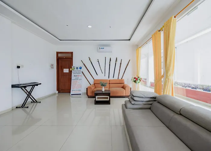 Reddoorz Premium Near Stasiun Lenteng Agung Jakarta