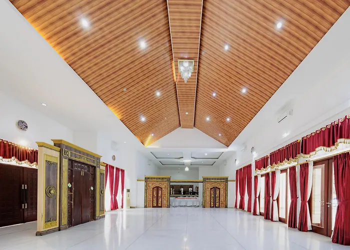 Reddoorz Premium Near Stasiun Lenteng Agung Jakarta