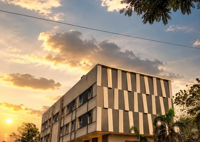 Hotel Amora - Rajnandgaon Raj Nandgaon