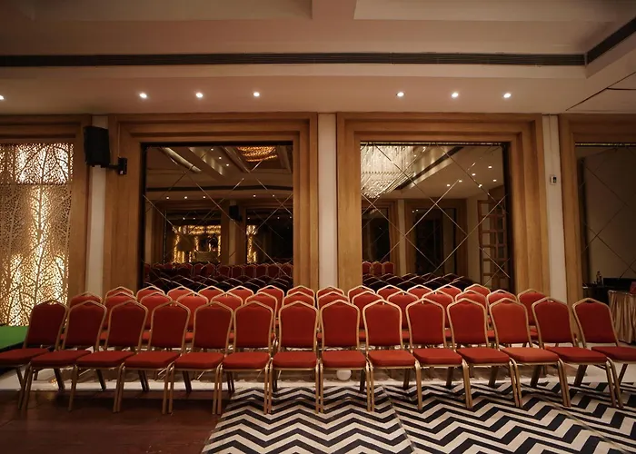 Hotel Amora - Rajnandgaon Raj Nandgaon