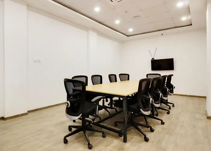 Super Townhouse Moosapet Rcc Prime Hotel Hyderabad