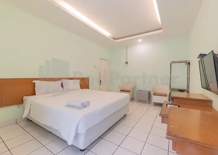 Rossan Villa Hotel near Sersan Bajuri RedPartner Bandung