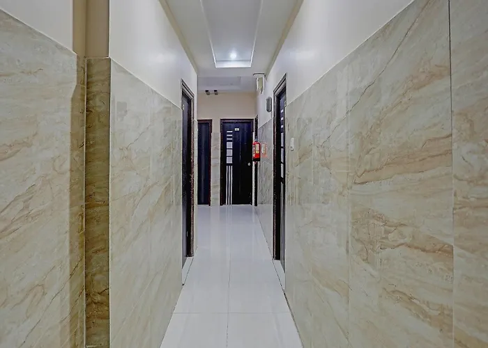 Collection O White House Near Kims Kondapur. Hotel