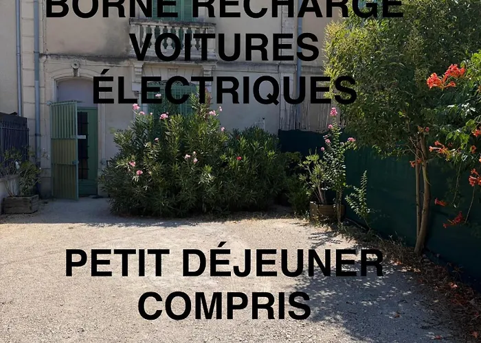 Cote Court Bed and Breakfast LʼIsle-sur-la-Sorgue