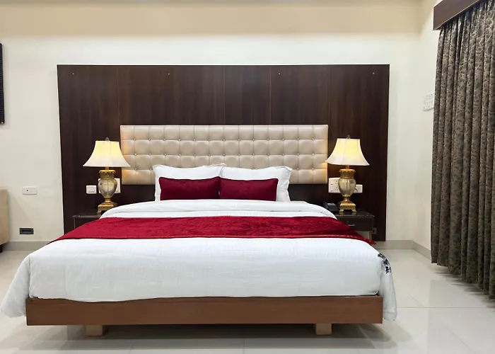 Hotel Sr Tiruchendur Tiruchchendur