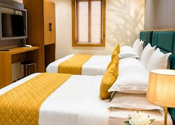 Hotel Jodiya - Near Cst Mumbai