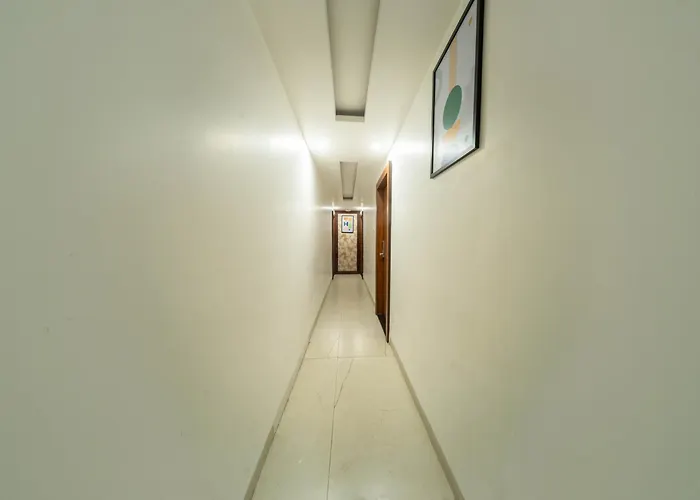 Fabhotel Ten Eleven Grand Indore