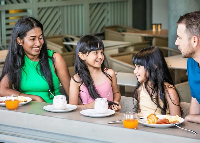 Holiday Inn Express & Suites Sunshine Coast By Ihg Maroochydore
