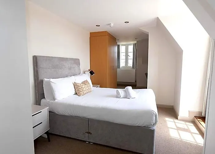 Goodenough College - University Residence London