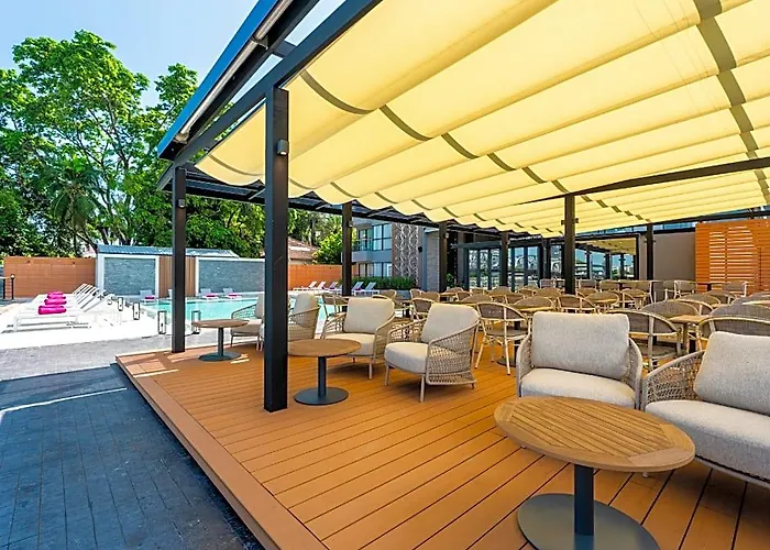 Tara Bangkok Riverside