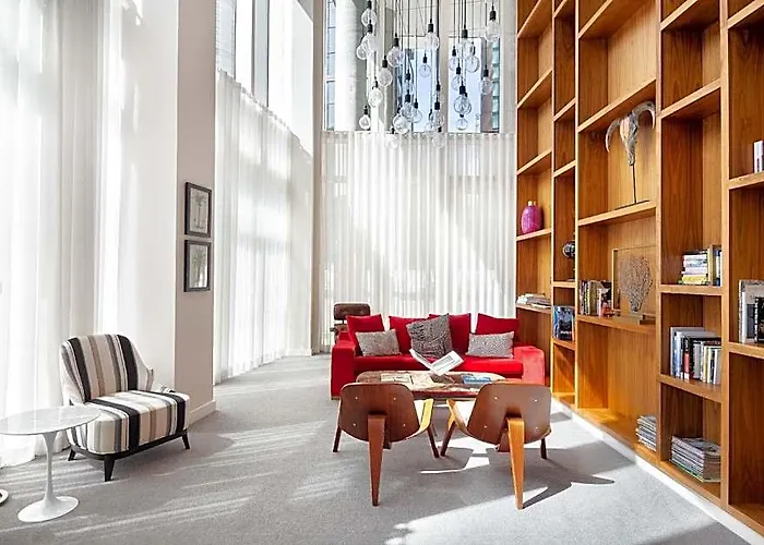 Lincoln Plaza Serviced Apartments By Thesqua.Re London