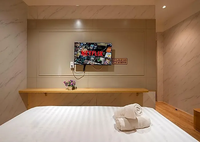 La Hotel Q10 TP. Hồ Chí Minh