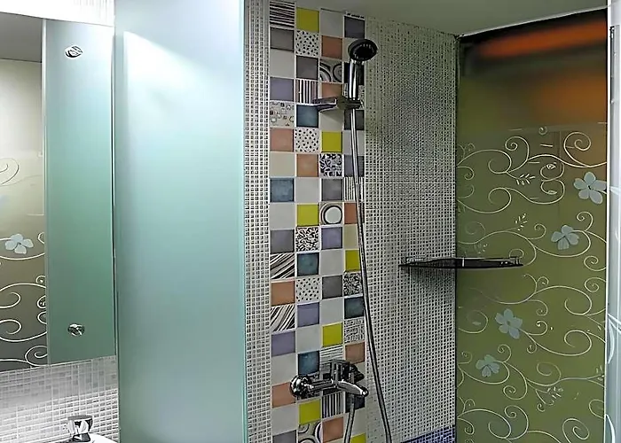 Urbanest Inn House Slipi Jakarta