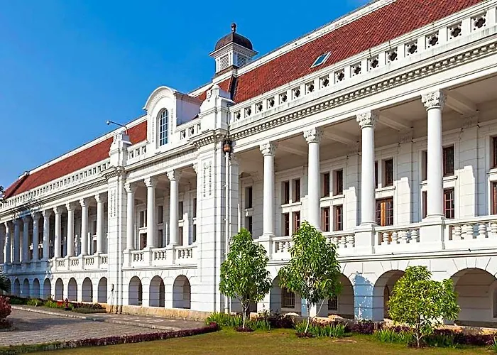 Urbanest Inn House Slipi Jakarta