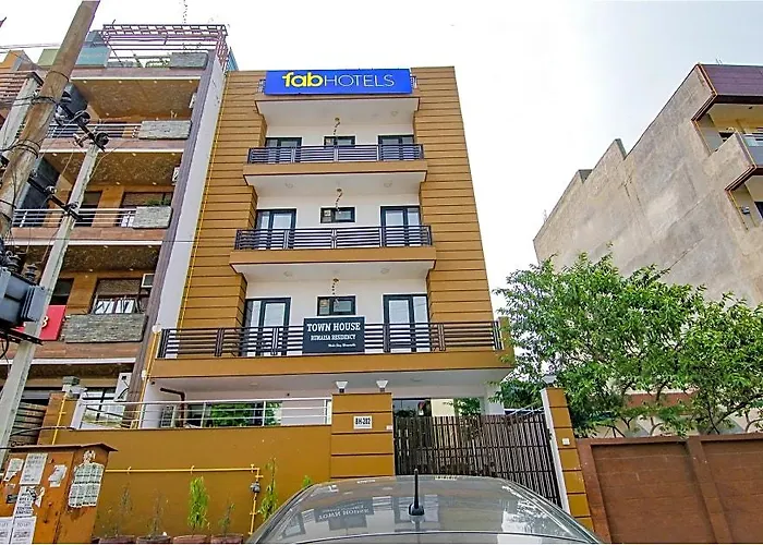 Fabexpress Rumaisa Residency Noida