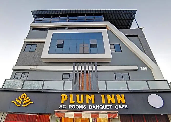 Treebo Trend Plumn Inn Indore