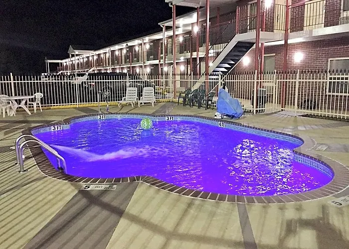 Econo Lodge Selmer
