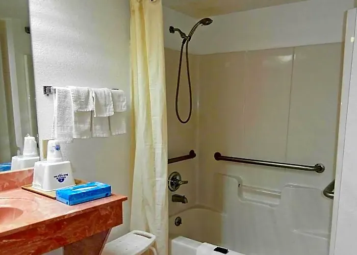 Quality Inn Lake Park