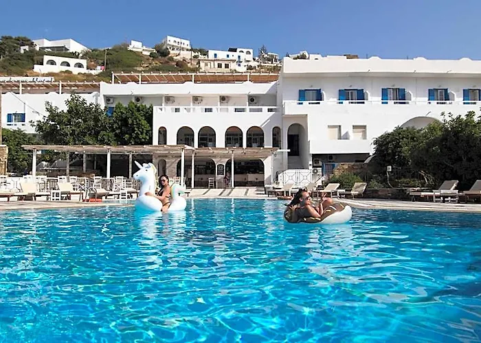 Armadoros Hotel / Ios Backpackers