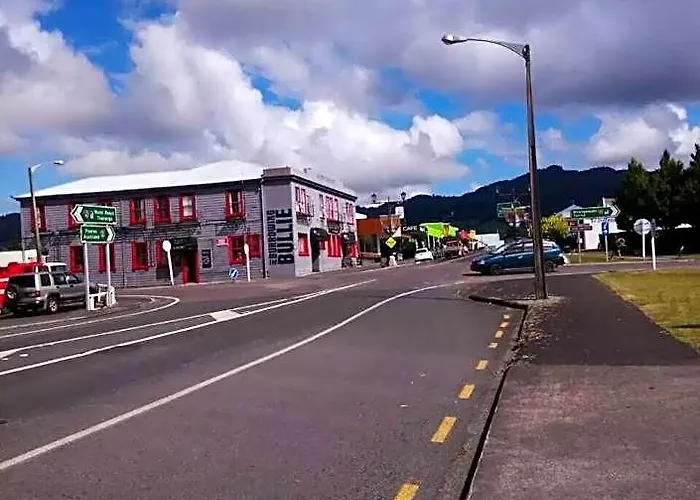 Golden Cross Hotel Waihi