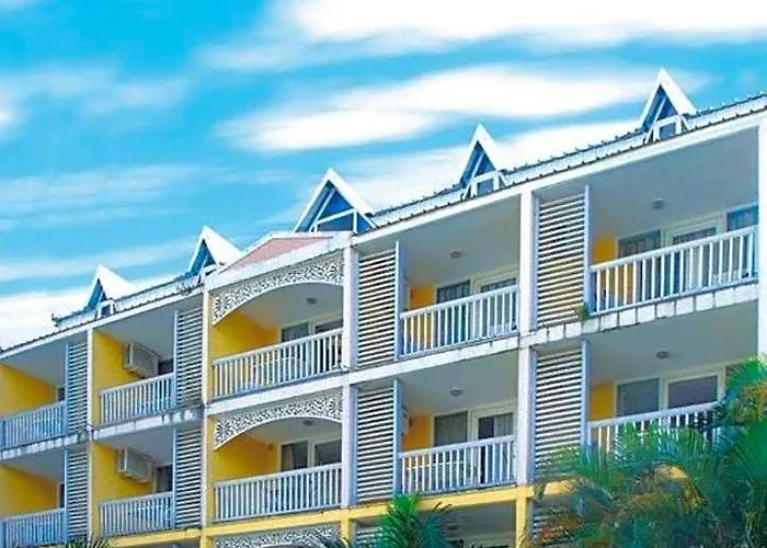 Hotel Les Manguiers Jardin de l'Etat Centre Ville Parking Gratuit Canal Sat Saint-Denis