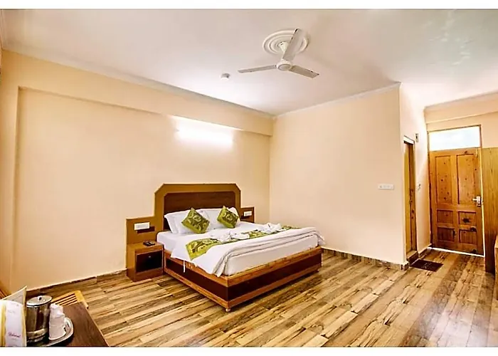 Goroomgo J J Regency Manali
