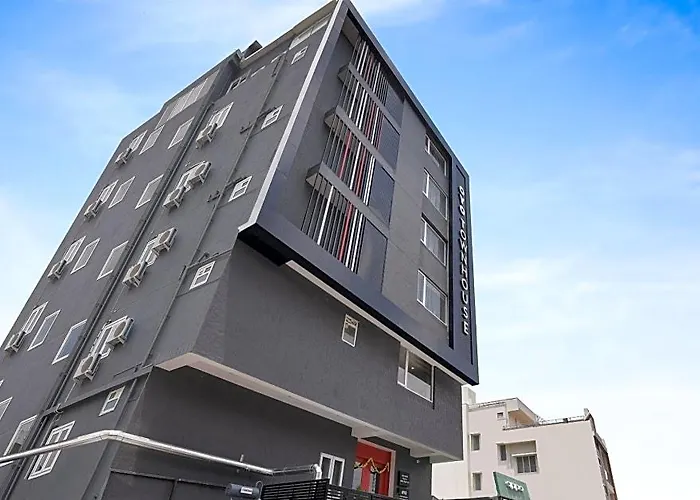 Oyo Townhouse 238 Tierra Woods Near Halasuru Metro Station Bangalore