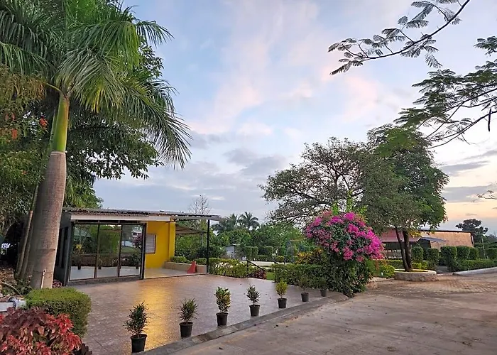 Hillrock Resort & Villas, Karjat Neral