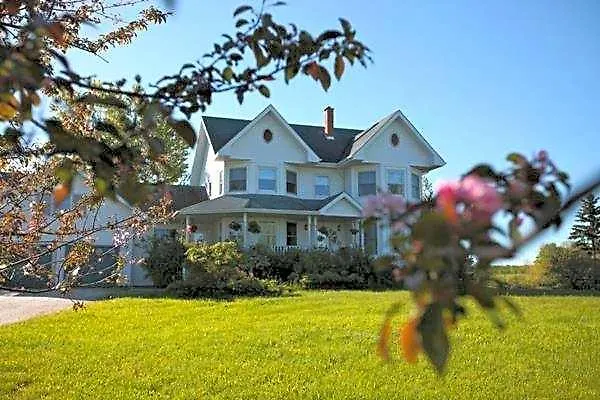 Twin Peaks B&B Mindemoya
