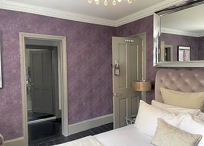 The Kingsbury 7Even / 8Ight Bed & Breakfast Marlborough