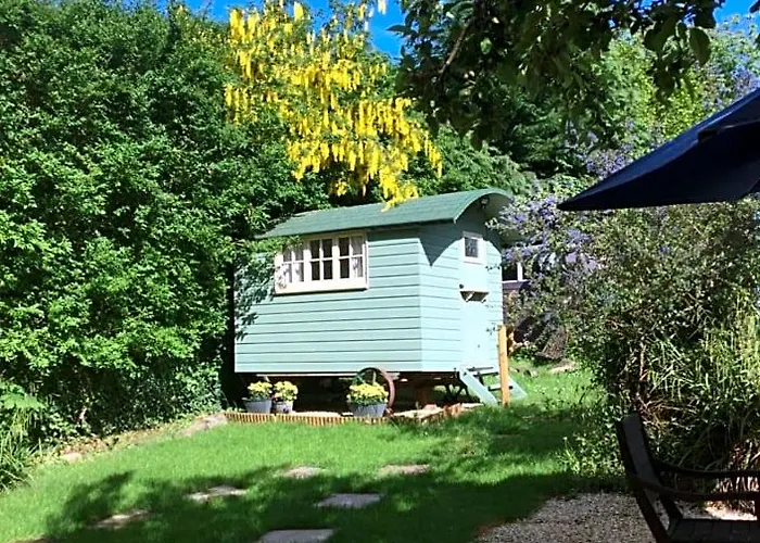 Cherryberry Lodges Abergavenny