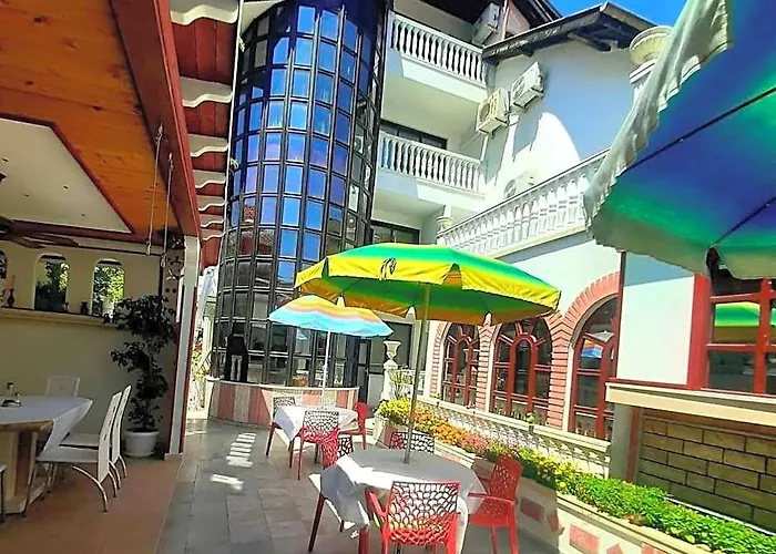 Family Hotel Flora Nesebar