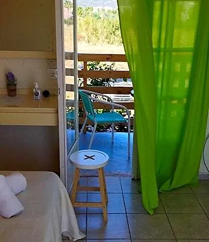 Cleo Rooms 250M From The Beach Malia