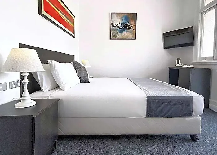 Commercial Motel Hay