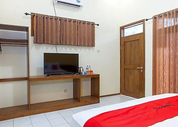 Reddoorz Near Baluran National Park Hotel Banyuwangi 