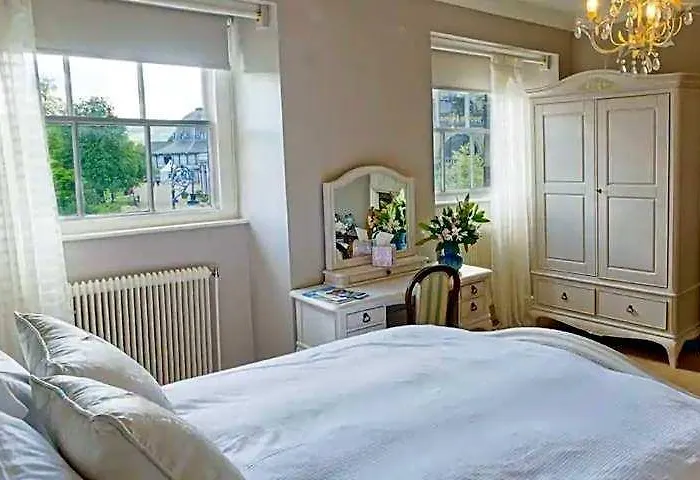 No 6 The Square Tearooms & Accommodation Buxton 