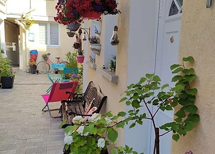 Hotel Les Coquelicots à Montrouge